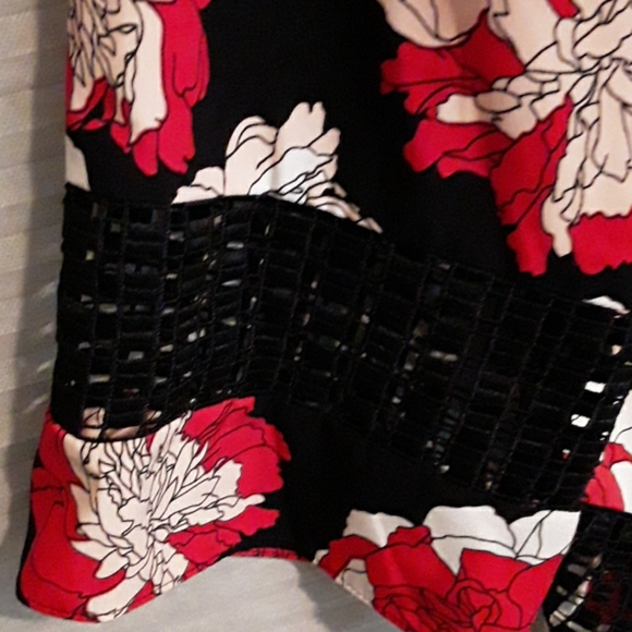 Alfani black, red and white silky top - Picture 2 of 7